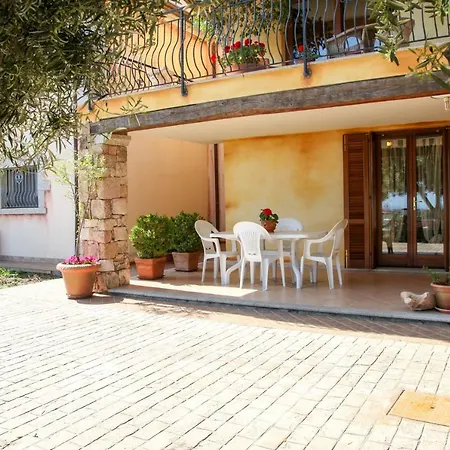 Pink Vista Mare Apartment Budoni